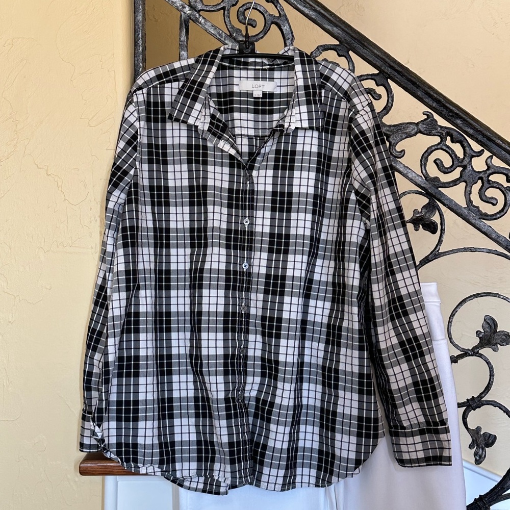 * LOFT Black and White Plaid Button Down Shirt * cute with white jeans!